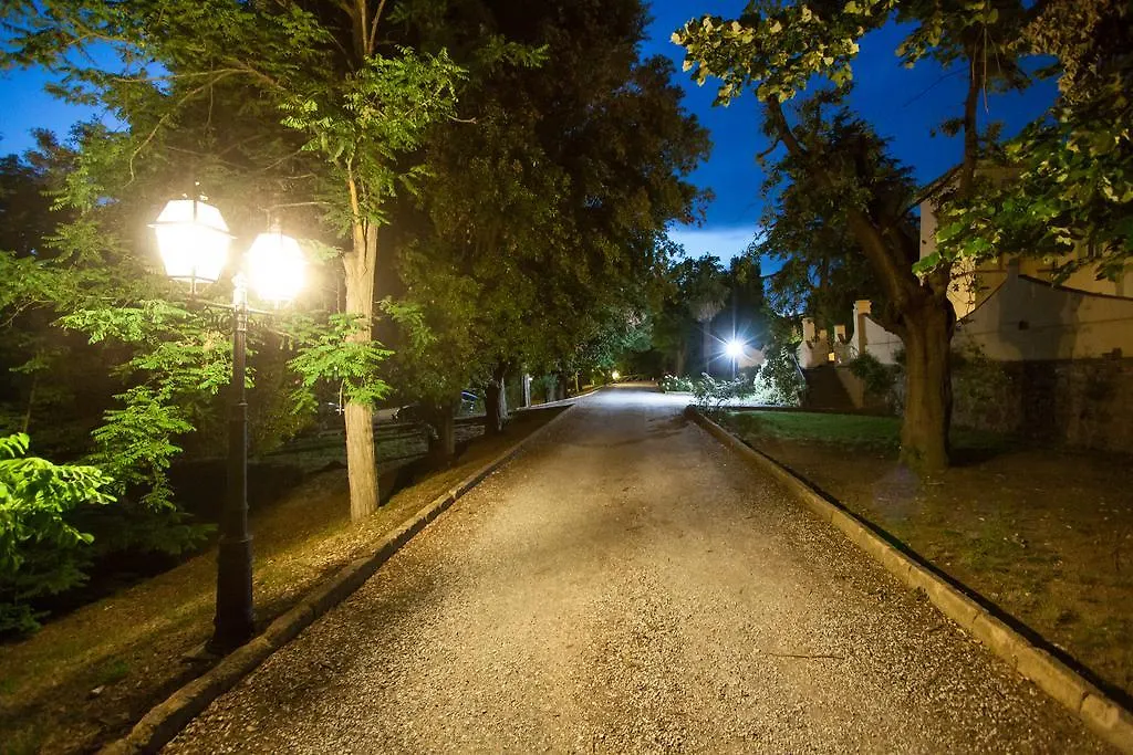 Residence Il Granaio Riparbella Aparthotel